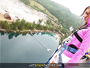 Lane Sisters Outdoor three-way with Bungee professor